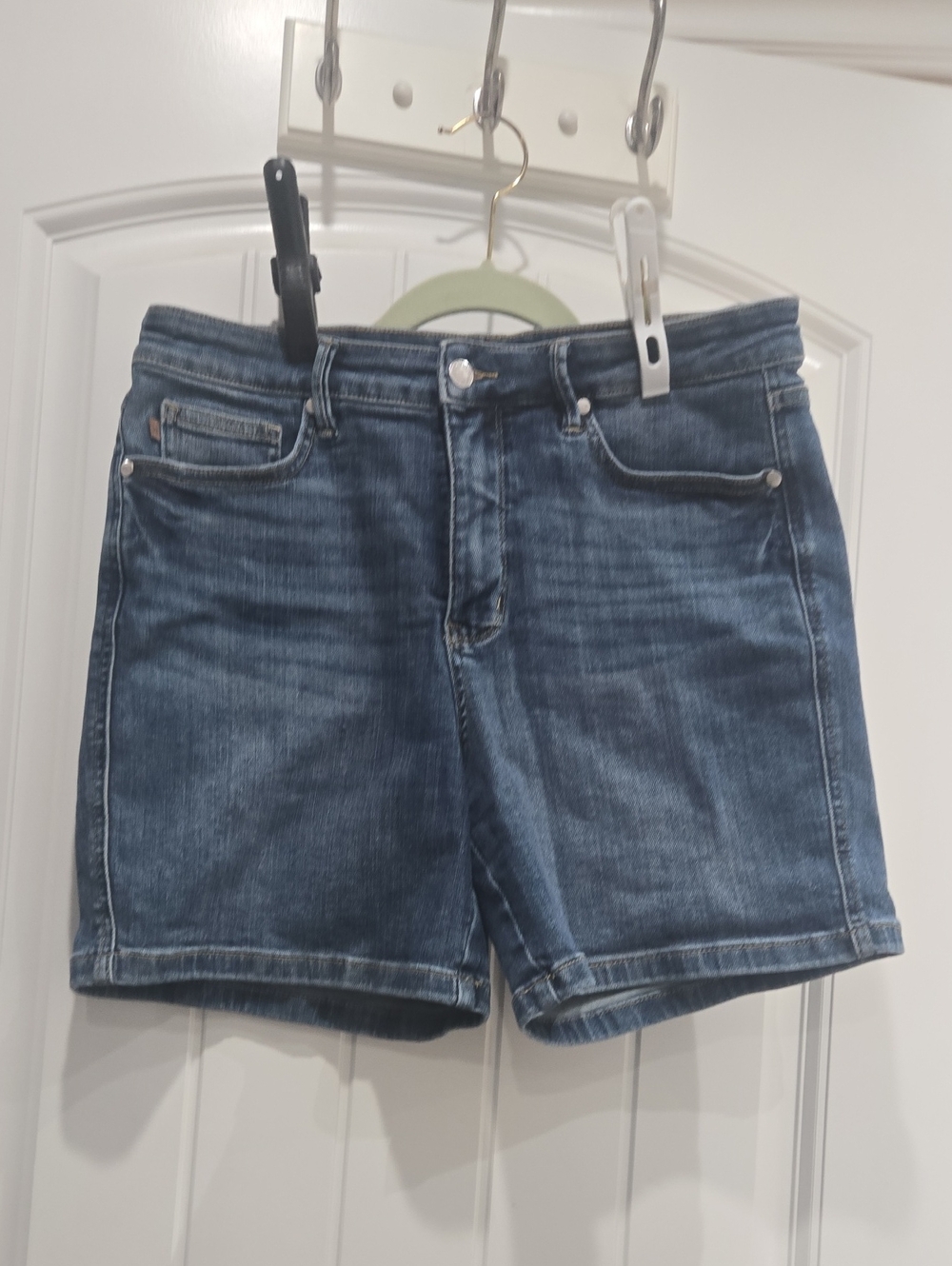 Judy BLUE Women’s Dark Blue Denim Shorts